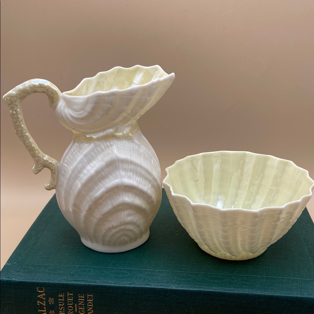 Belleek  Neptune Double Shell Creamer & Sugar Bowl - 4th Mark (1946-1955)